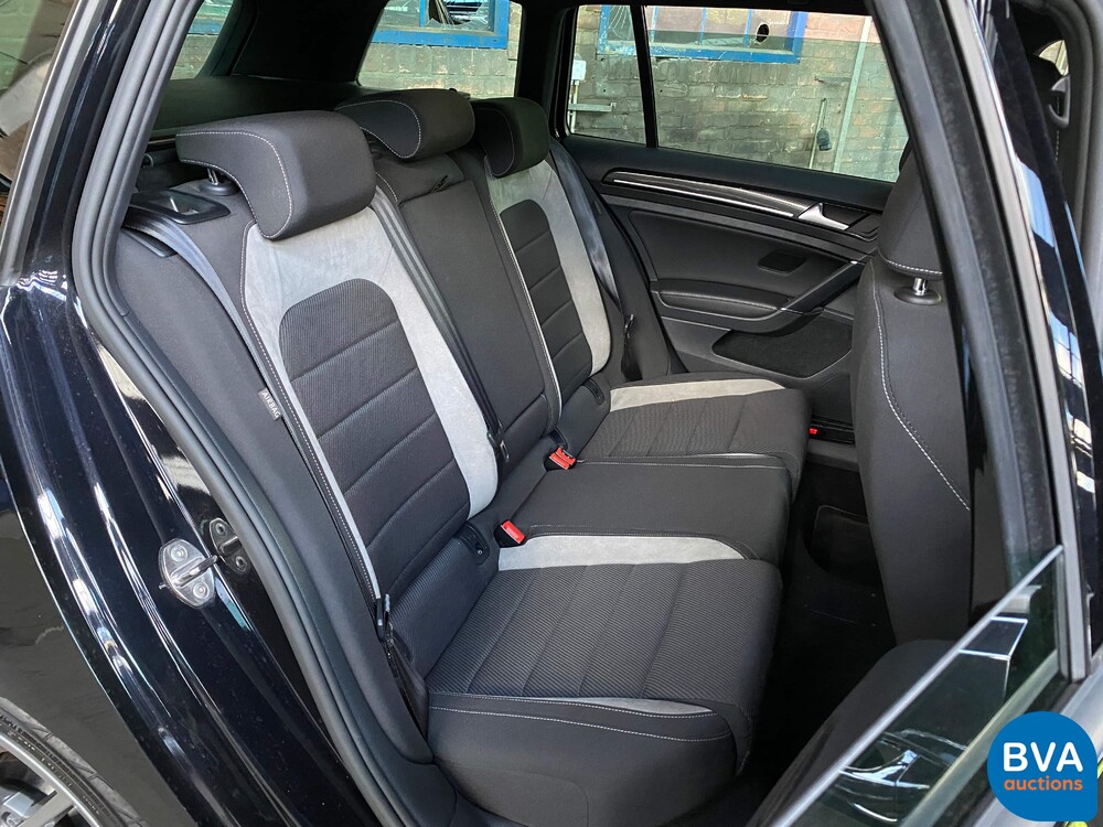 Volkswagen Golf R2.0 TSI Variant 301hp 2015, K-551-TP.