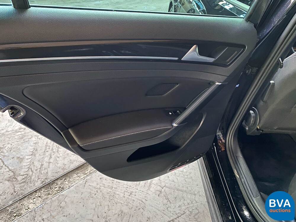 Volkswagen Golf R2.0 TSI Variant 301hp 2015, K-551-TP.