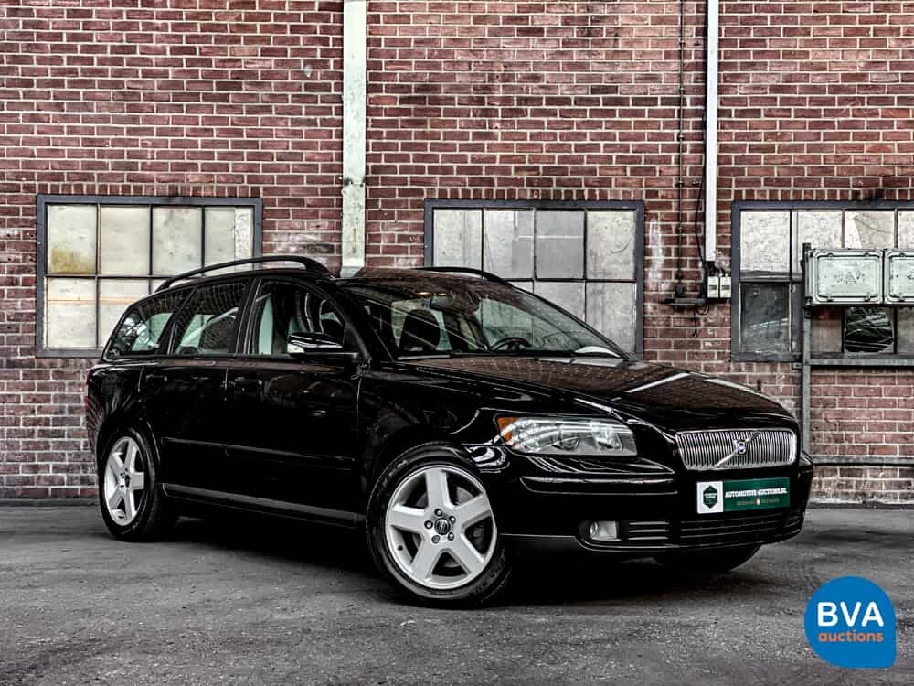 Volvo V50 T5 Five-cylinder 220hp 2005, 83-HVR-8.