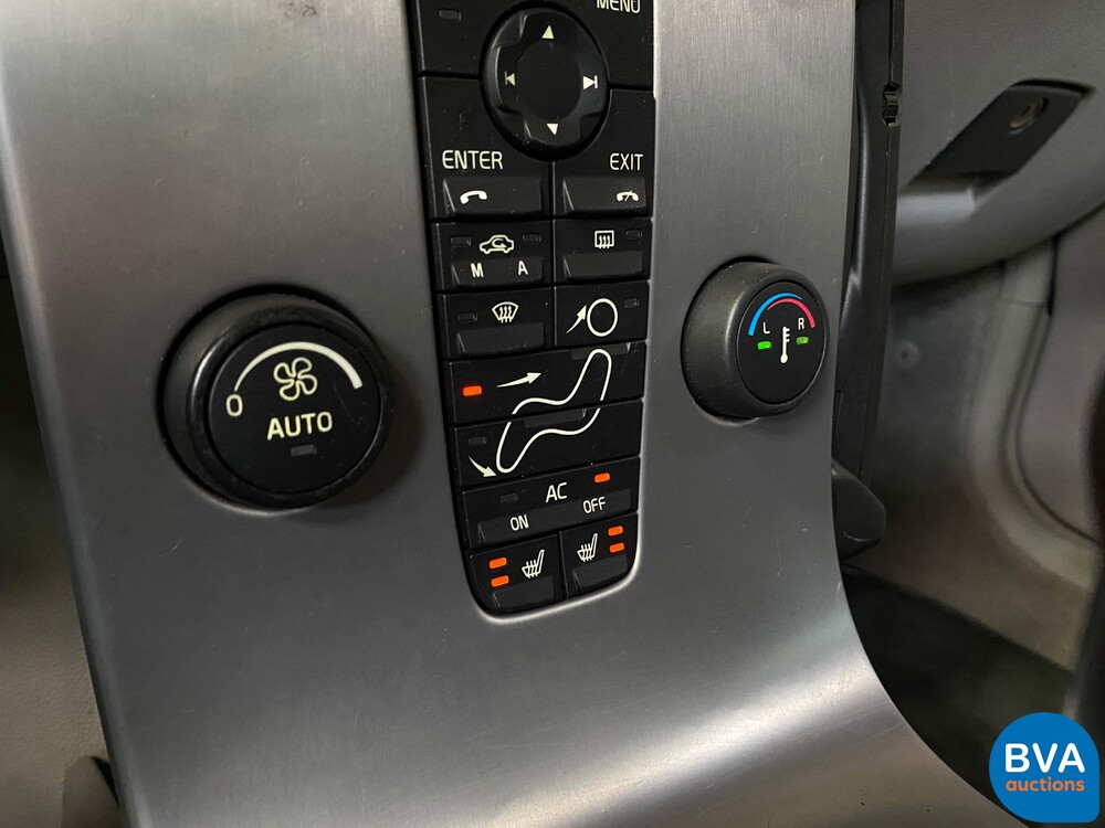 Volvo V50 T5 Five-cylinder 220hp 2005, 83-HVR-8.