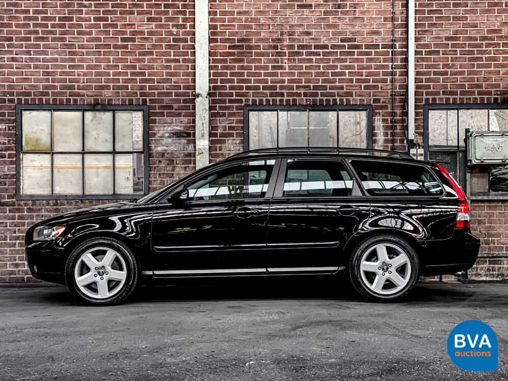 Volvo V50 T5 Five-cylinder 220hp 2005, 83-HVR-8.