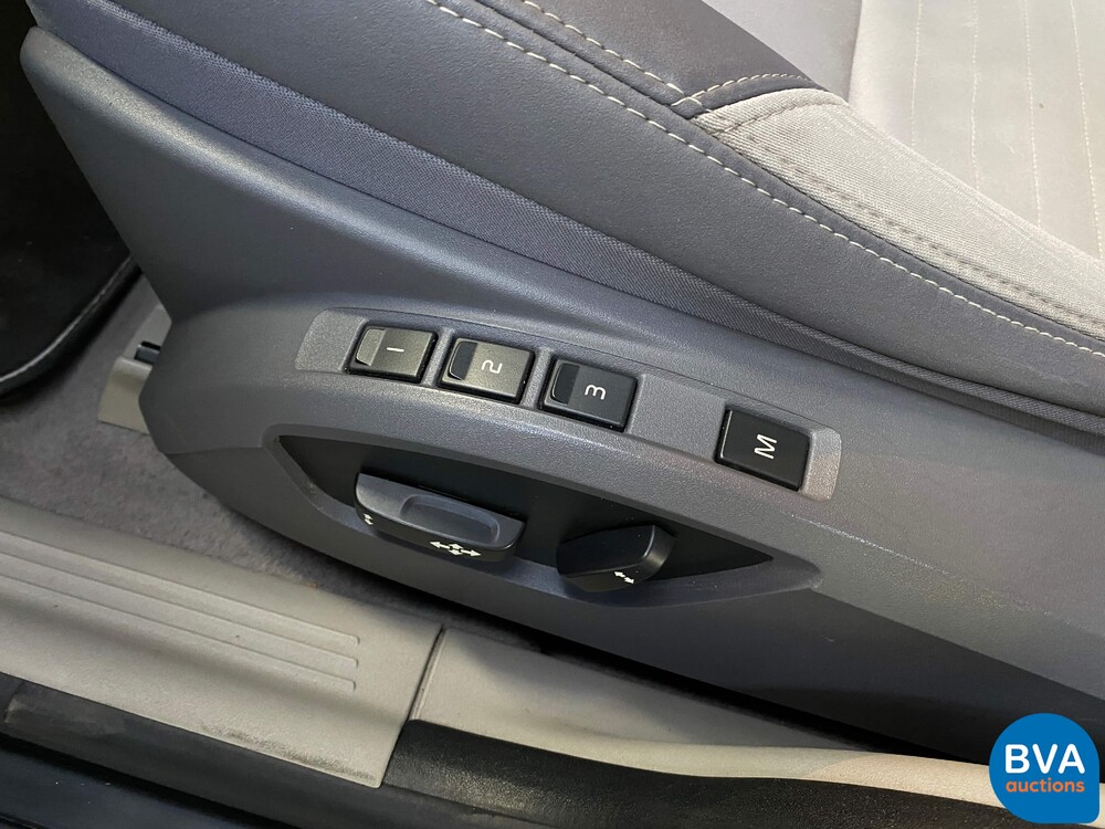 Volvo V50 T5 Five-cylinder 220hp 2005, 83-HVR-8.