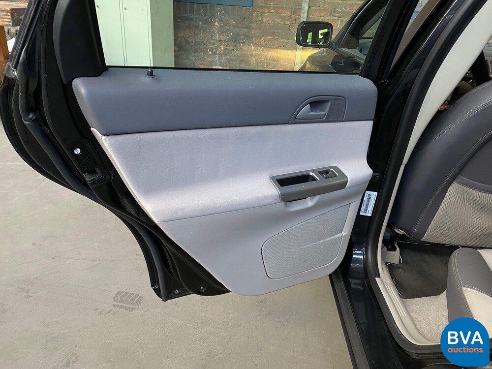 Volvo V50 T5 Five-cylinder 220hp 2005, 83-HVR-8.