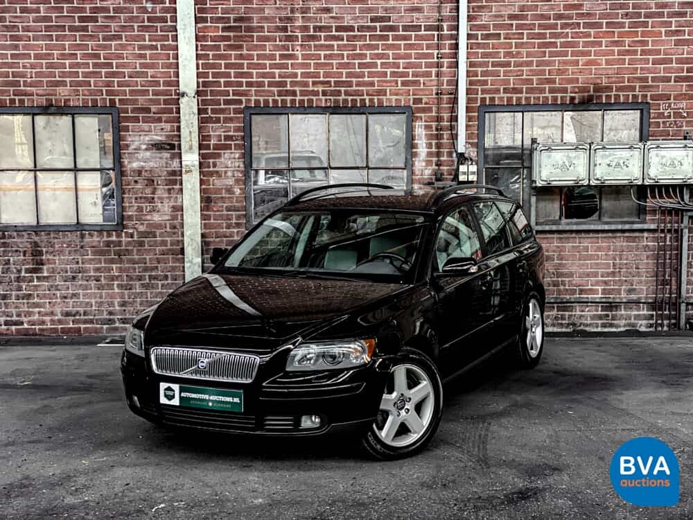 Volvo V50 T5 Five-cylinder 220hp 2005, 83-HVR-8.