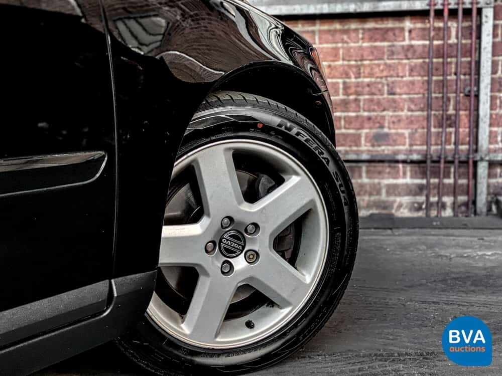Volvo V50 T5 Five-cylinder 220hp 2005, 83-HVR-8.