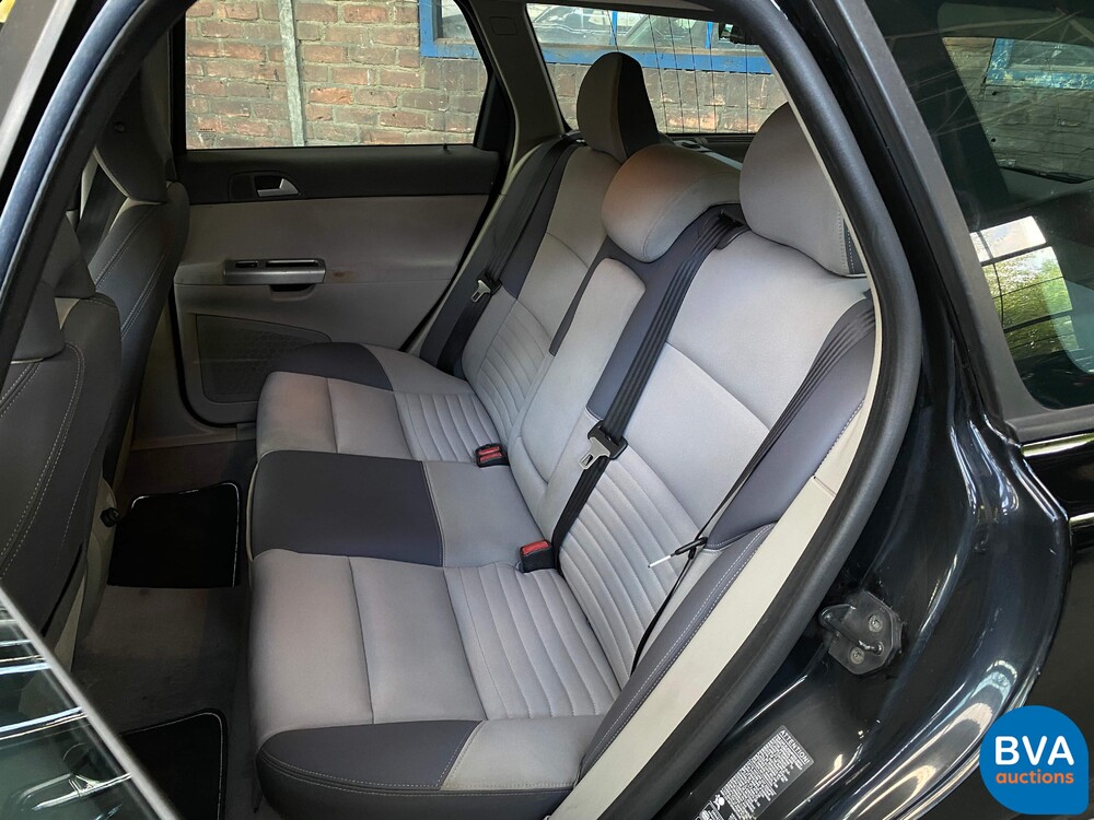 Volvo V50 T5 Five-cylinder 220hp 2005, 83-HVR-8.