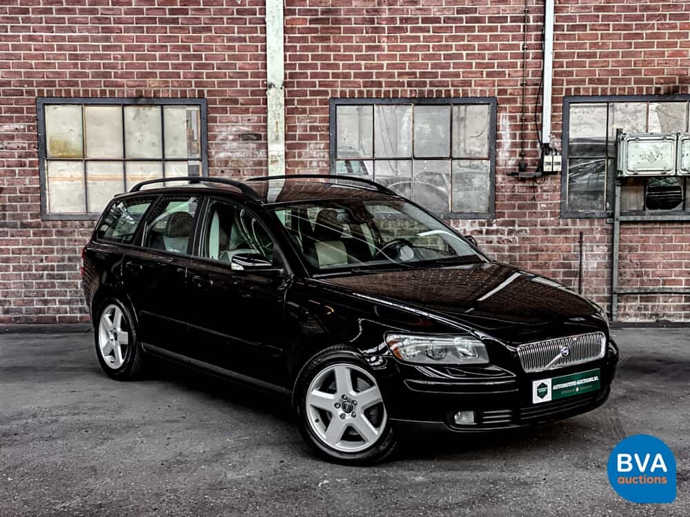 Volvo V50 T5 Five-cylinder 220hp 2005, 83-HVR-8.