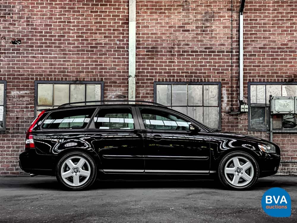 Volvo V50 T5 Five-cylinder 220hp 2005, 83-HVR-8.