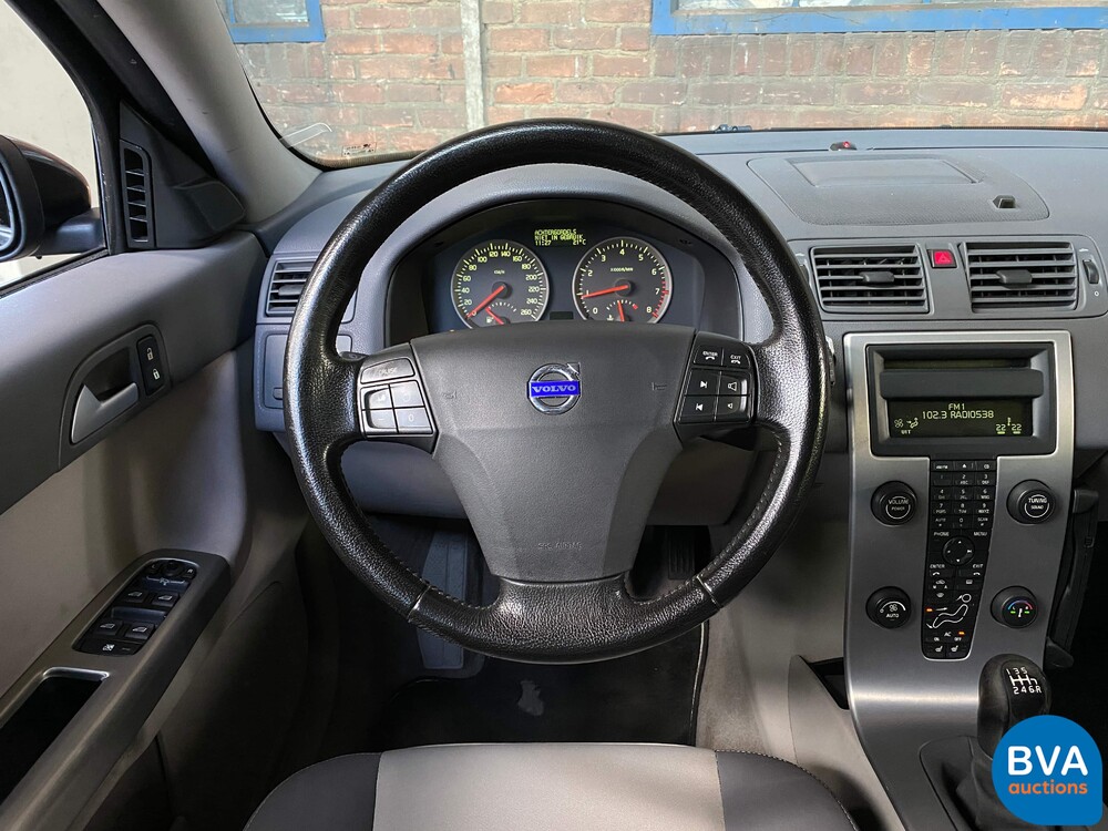 Volvo V50 T5 Five-cylinder 220hp 2005, 83-HVR-8.