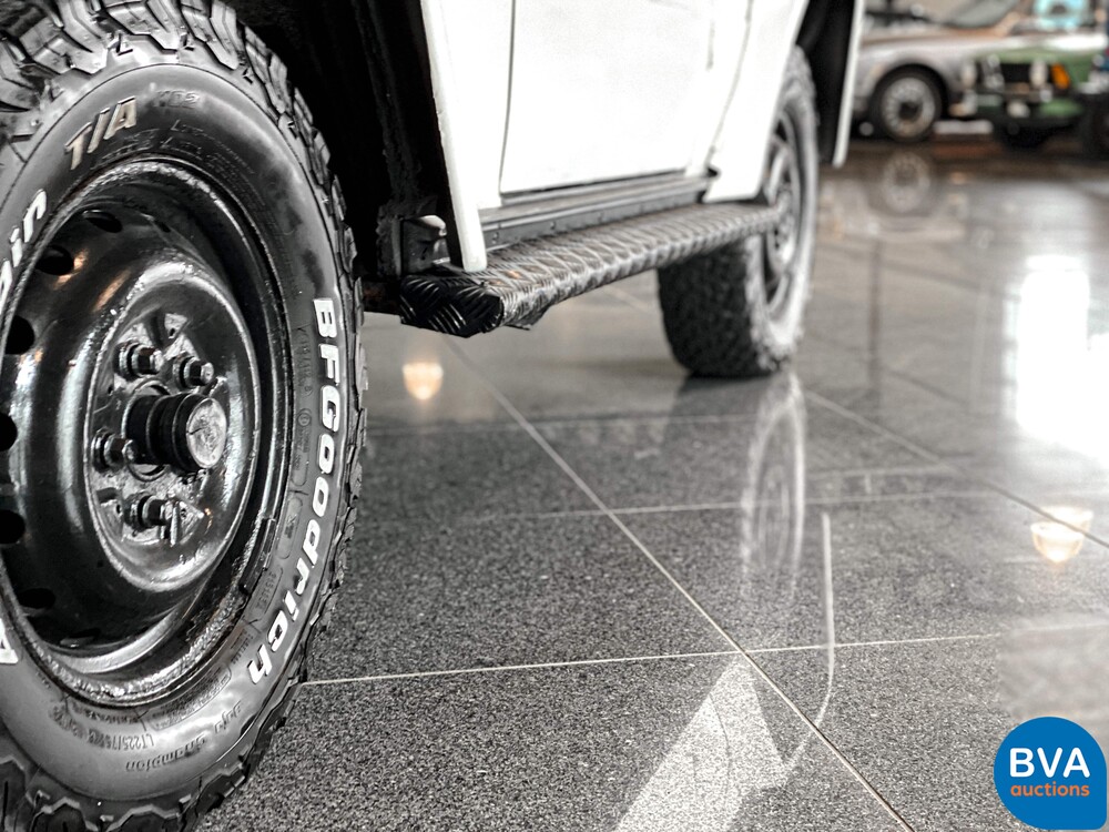 Mercedes-Benz 300GD G-klasse Barn Doors 88pk 1981