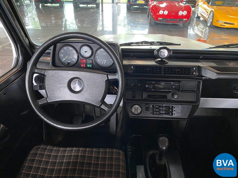 Mercedes-Benz 300GD G-klasse Barn Doors 88pk 1981