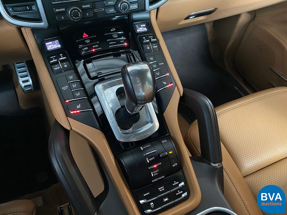 Porsche Cayenne 3.0 S E-Hybrid Sportchrono 462pk 2015 -Org NL- Plug-in Hybride, HH-240-J