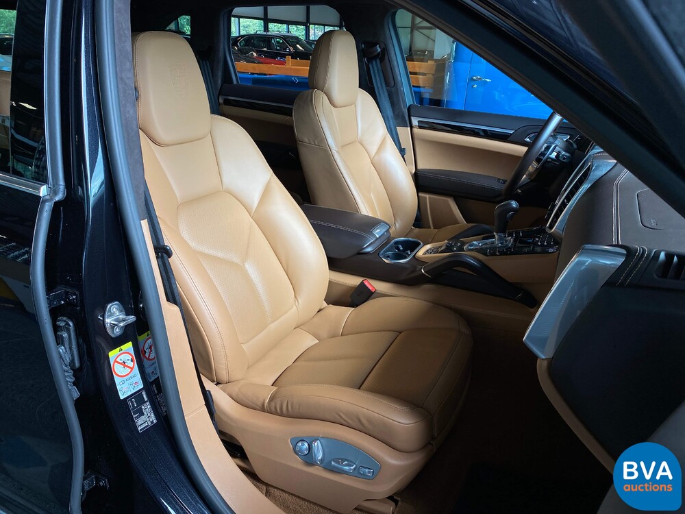 Porsche Cayenne 3.0 S E-Hybrid Sportchrono 462pk 2015 -Org NL- Plug-in Hybride, HH-240-J