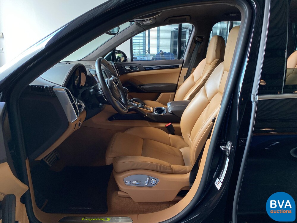 Porsche Cayenne 3.0 S E-Hybrid Sportchrono 462pk 2015 -Org NL- Plug-in Hybride, HH-240-J