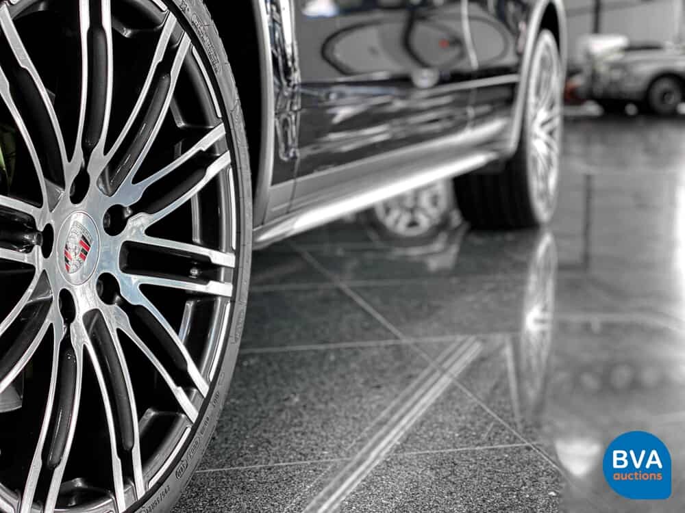 Porsche Cayenne 3.0 S E-Hybrid Sportchrono 462pk 2015 -Org NL- Plug-in Hybride, HH-240-J