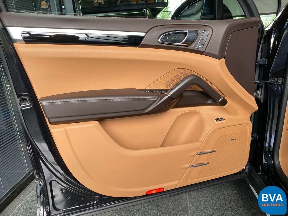 Porsche Cayenne 3.0 S E-Hybrid Sportchrono 462pk 2015 -Org NL- Plug-in Hybride, HH-240-J