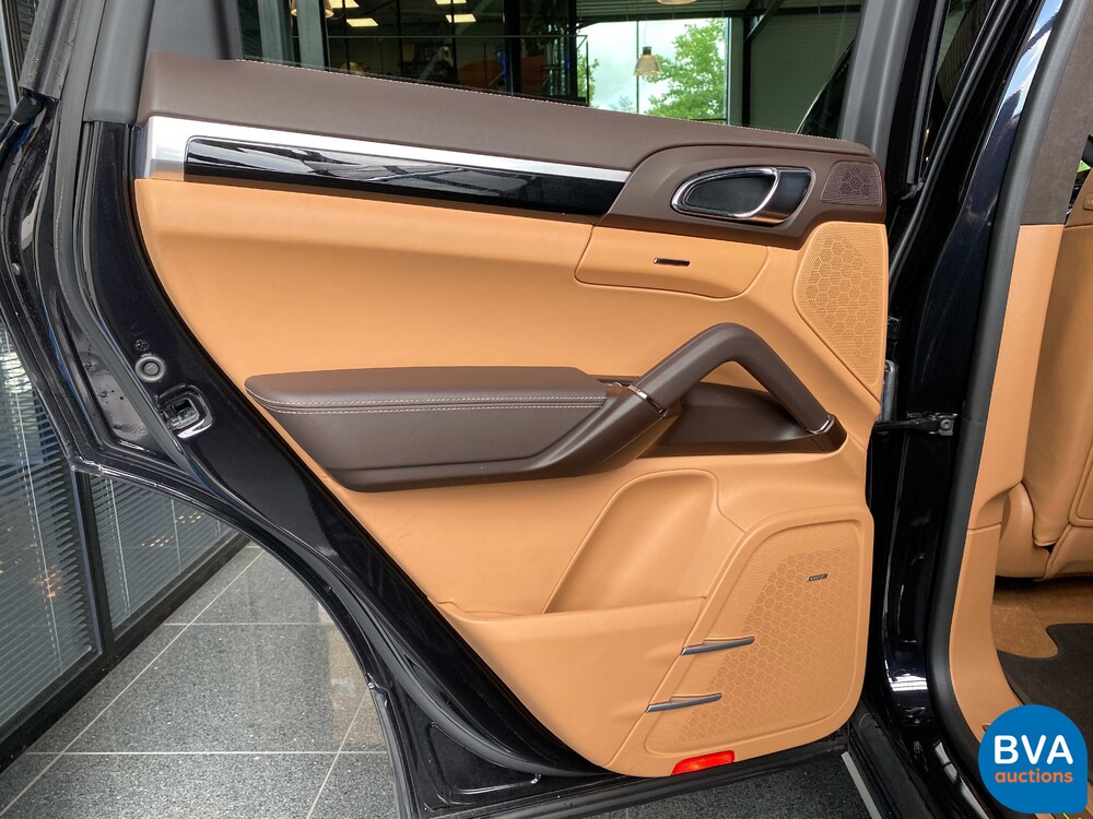 Porsche Cayenne 3.0 S E-Hybrid Sportchrono 462pk 2015 -Org NL- Plug-in Hybride, HH-240-J