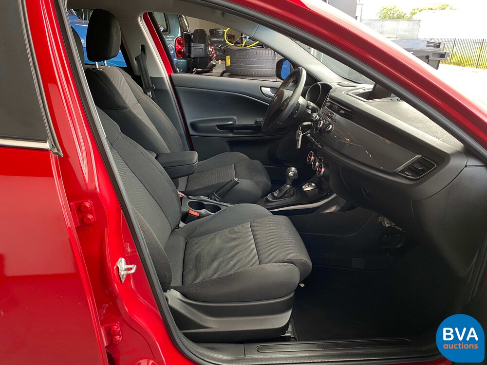 Alfa Romeo Giulietta 1.4 Turbo MultiAir TCT 170pk -Org NL-, 15-ZDK-6