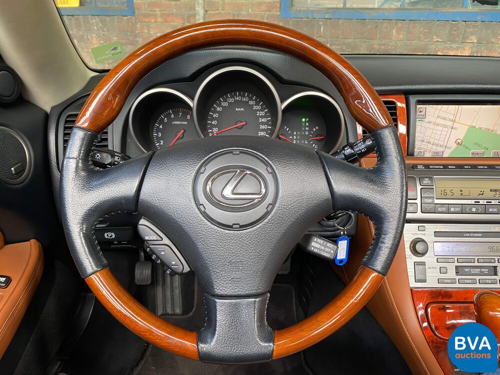Lexus SC430 V8 286 PS Cabriolet 2003, -Org NL- 92-NF-DF.