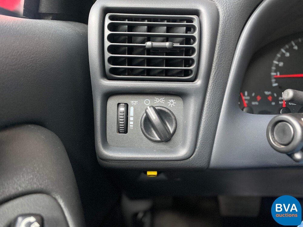 Chevrolet Camaro Z28 LS1 5.7L V8 288 PS 1998.