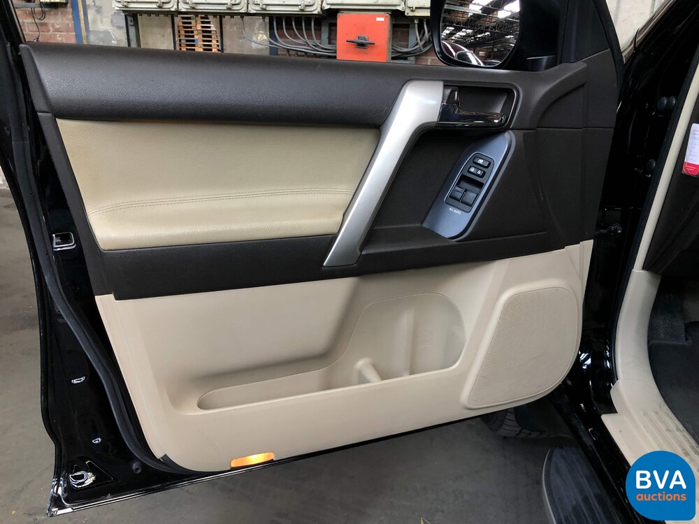 Toyota Land Cruiser 3-Türer 3.0 D-4D VX Automatik 2010, 01-LHF-8.