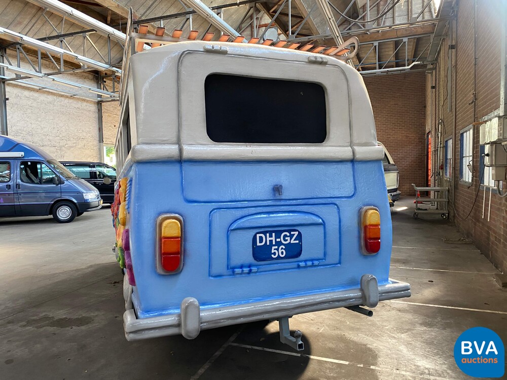 Volkswagen T1 Transporter Hippie Carnival Car Trailer.