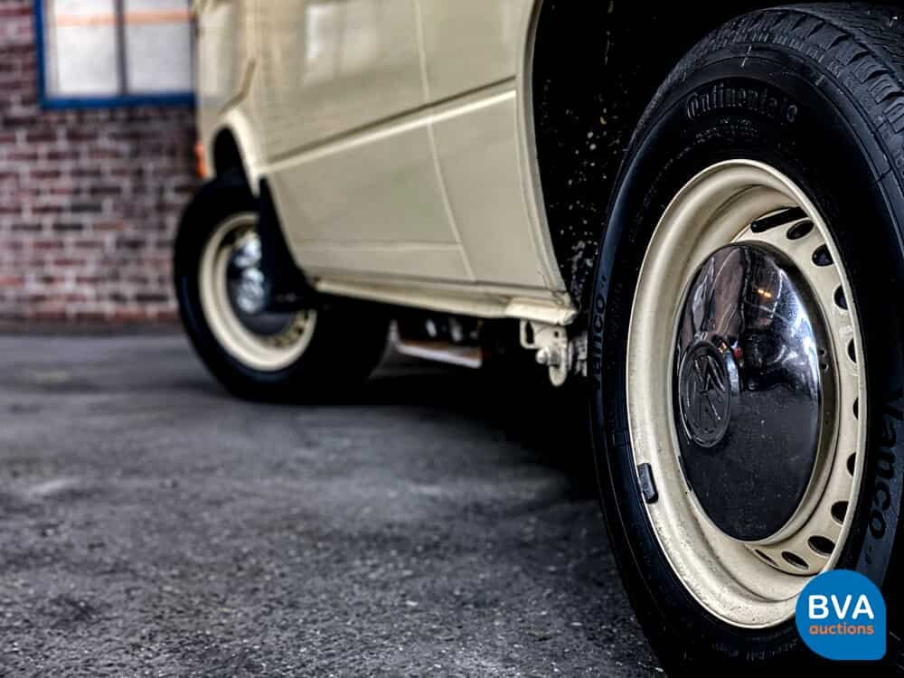 Volkswagen T3 Westfalia Camper Transporter 1982, J-680-JT