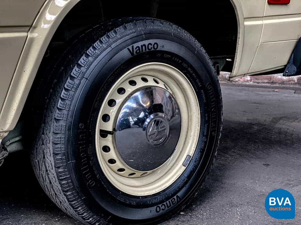 Volkswagen T3 Westfalia Camper Transporter 1982, J-680-JT