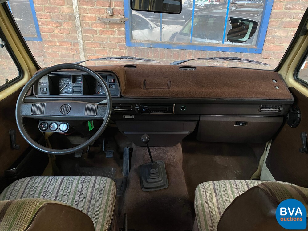 Volkswagen T3 Westfalia Camper Transporter 1982, J-680-JT