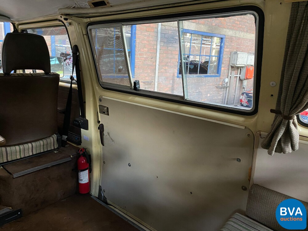 Volkswagen T3 Westfalia Camper Transporter 1982, J-680-JT