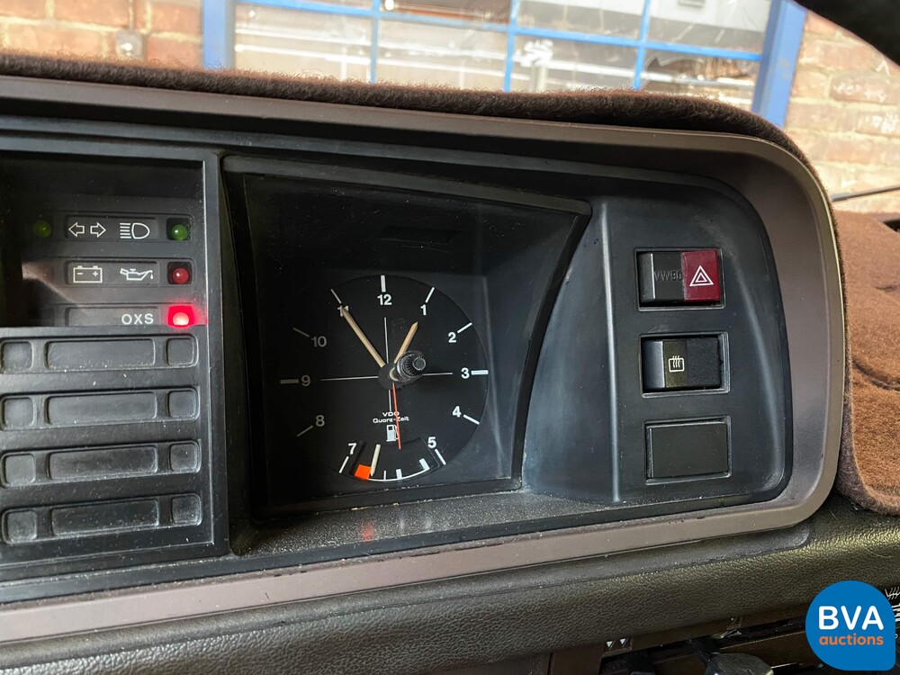 Volkswagen T3 Westfalia Camper Transporter 1982, J-680-JT