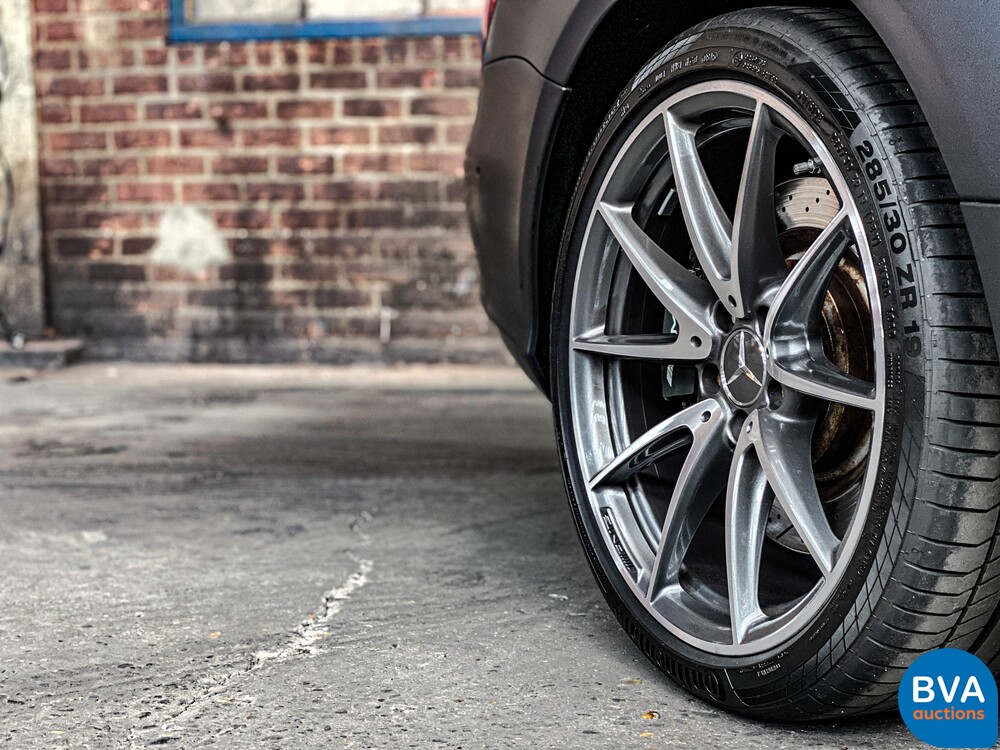 Mercedes-Benz SL63 AMG Roadster 585hp 5.5 V8 2017, NL registration.