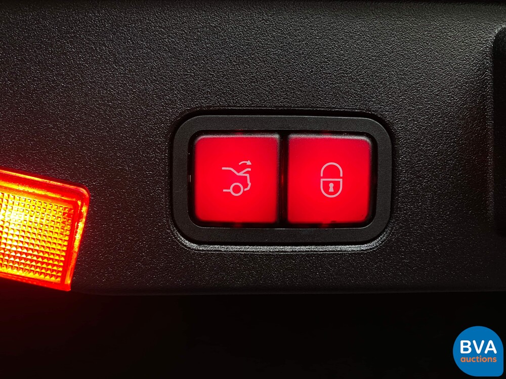 Mercedes-Benz SL63 AMG Roadster 585hp 5.5 V8 2017, NL registration.