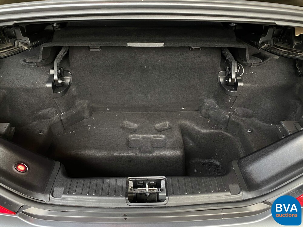 Mercedes-Benz SL63 AMG Roadster 585hp 5.5 V8 2017, NL registration.