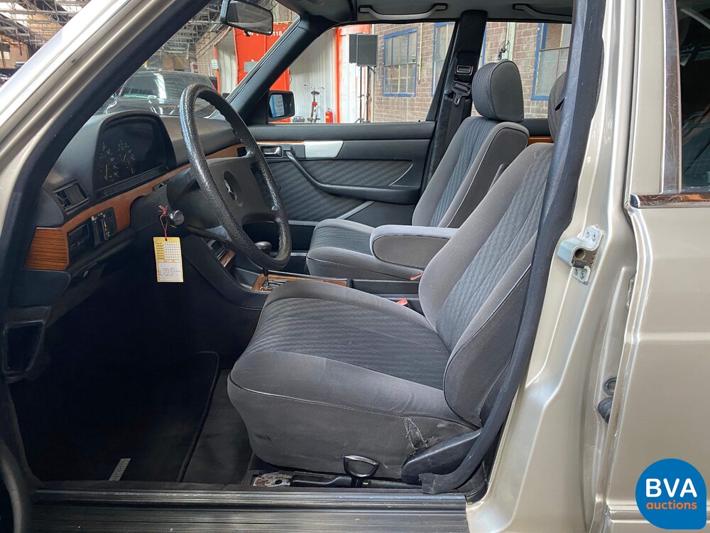 1984 Mercedes-Benz 280SE W126 185hp S-Class.