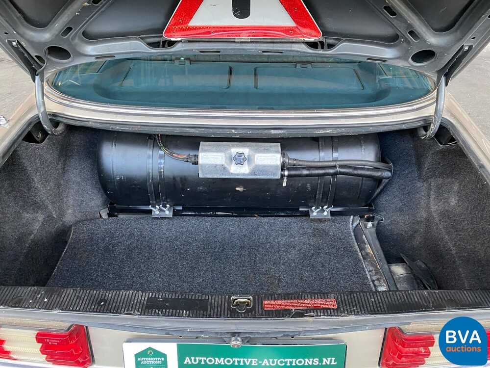 1984 Mercedes-Benz 280SE W126 185hp S-Class.