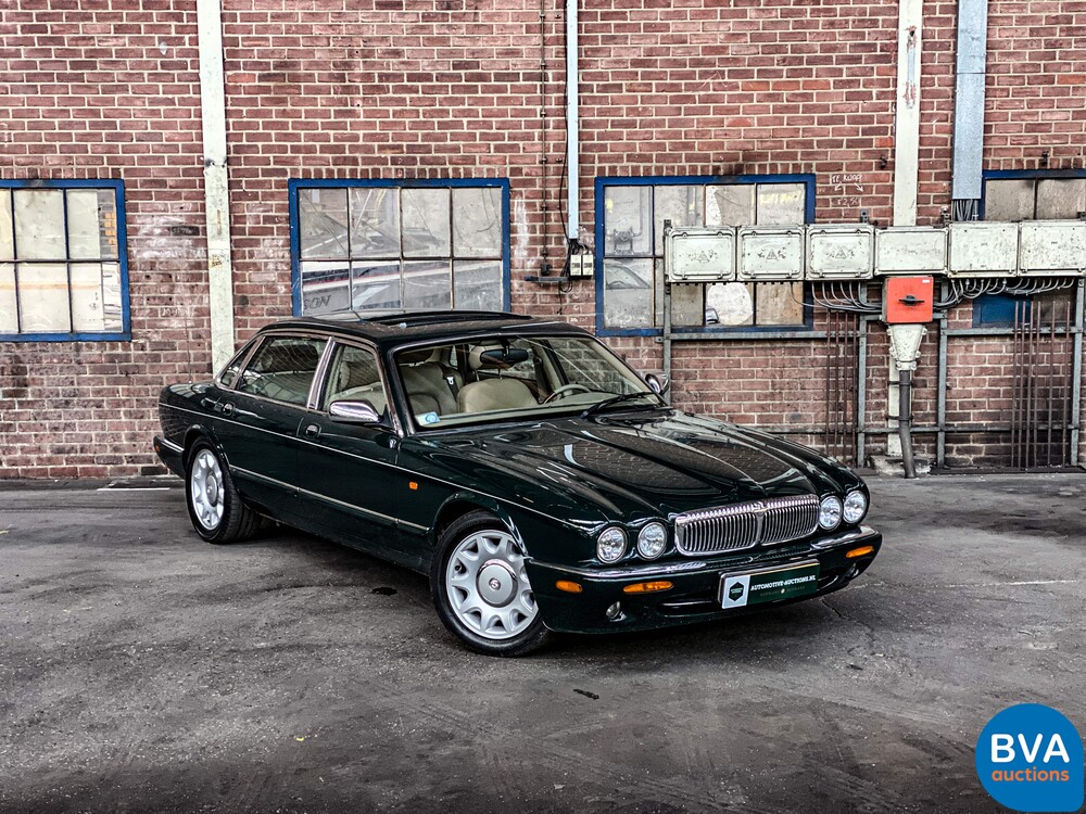 Daimler-Super-V8 4.0 363PS 1998 -Org. NL-, SR-PZ-34.