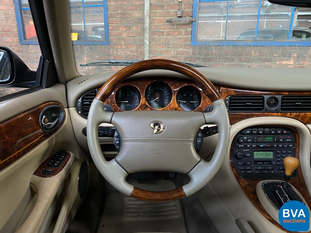 Daimler-Super-V8 4.0 363PS 1998 -Org. NL-, SR-PZ-34.