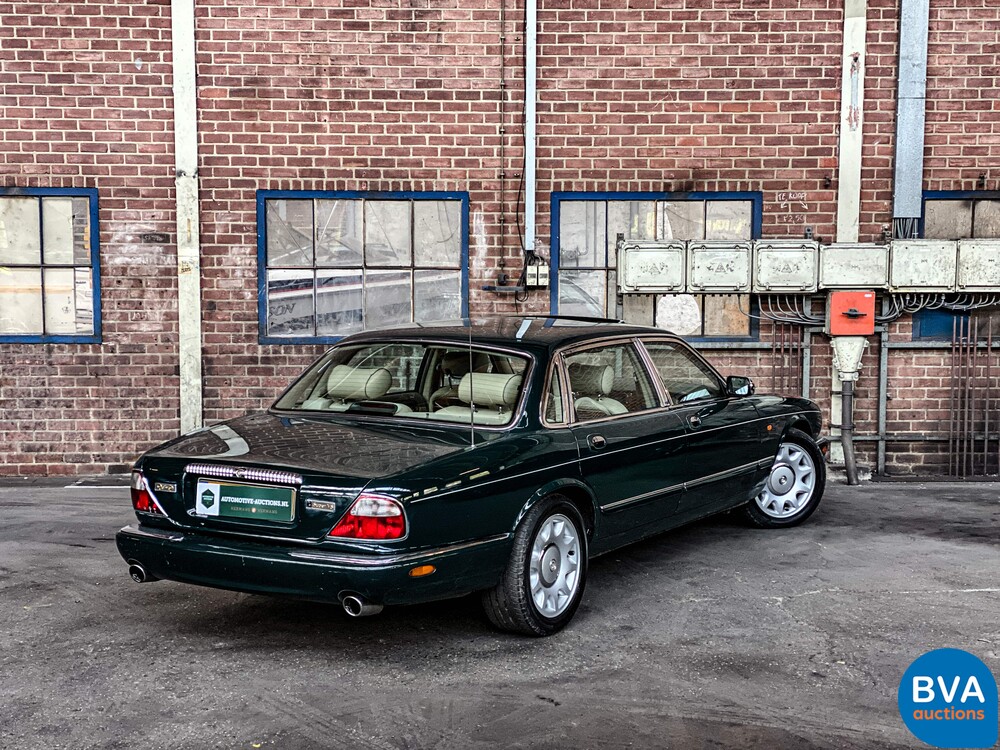 Daimler-Super-V8 4.0 363PS 1998 -Org. NL-, SR-PZ-34.