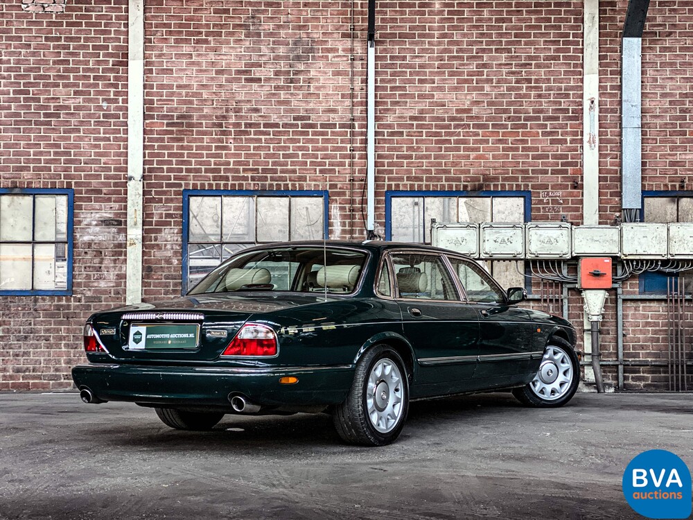 Daimler-Super-V8 4.0 363PS 1998 -Org. NL-, SR-PZ-34.