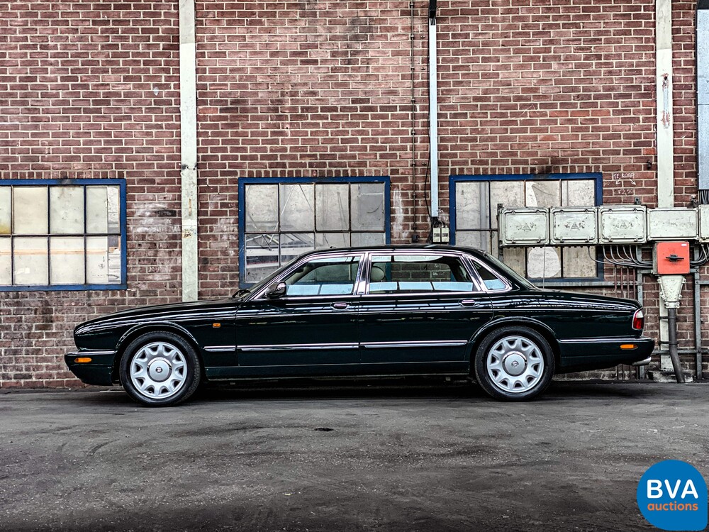 Daimler-Super-V8 4.0 363PS 1998 -Org. NL-, SR-PZ-34.