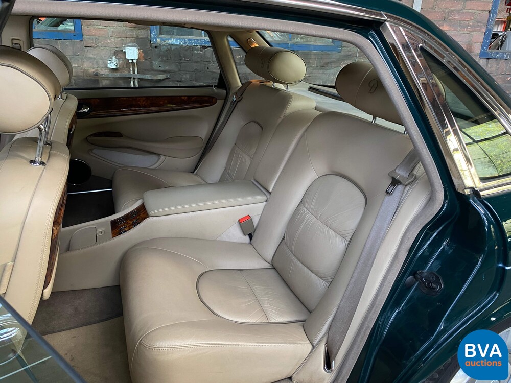 Daimler-Super-V8 4.0 363PS 1998 -Org. NL-, SR-PZ-34.