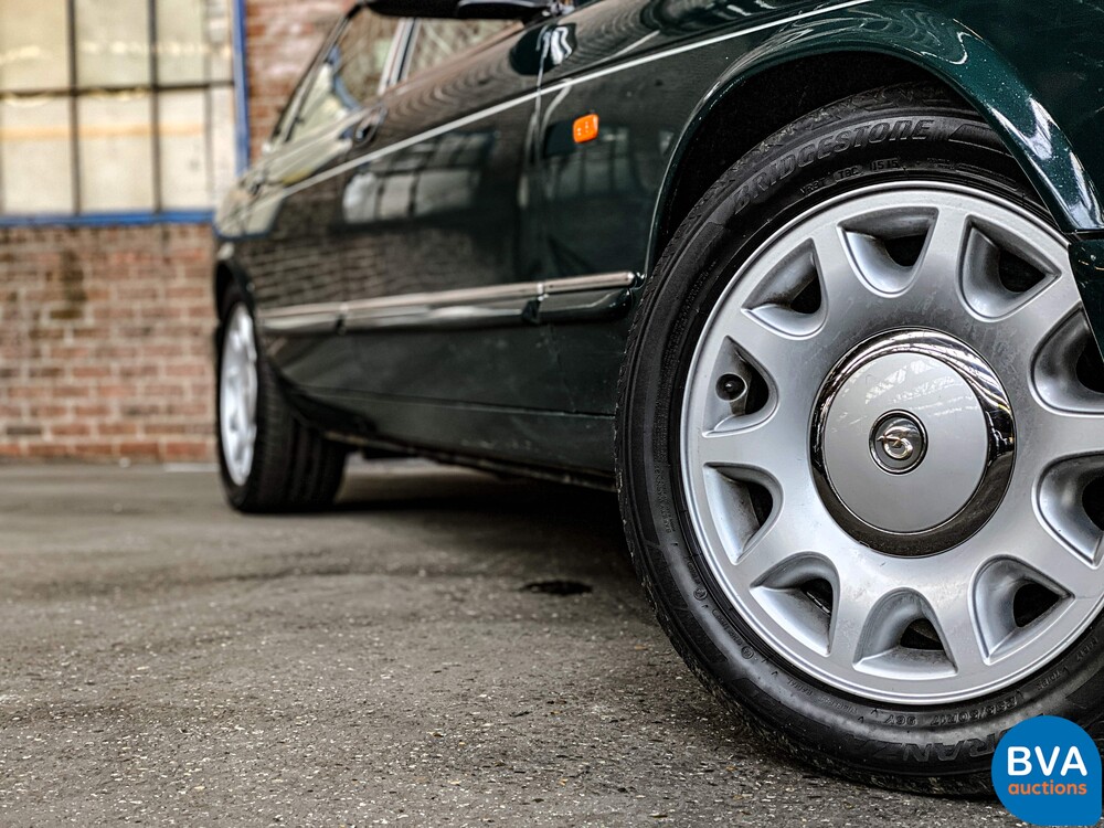 Daimler-Super-V8 4.0 363PS 1998 -Org. NL-, SR-PZ-34.