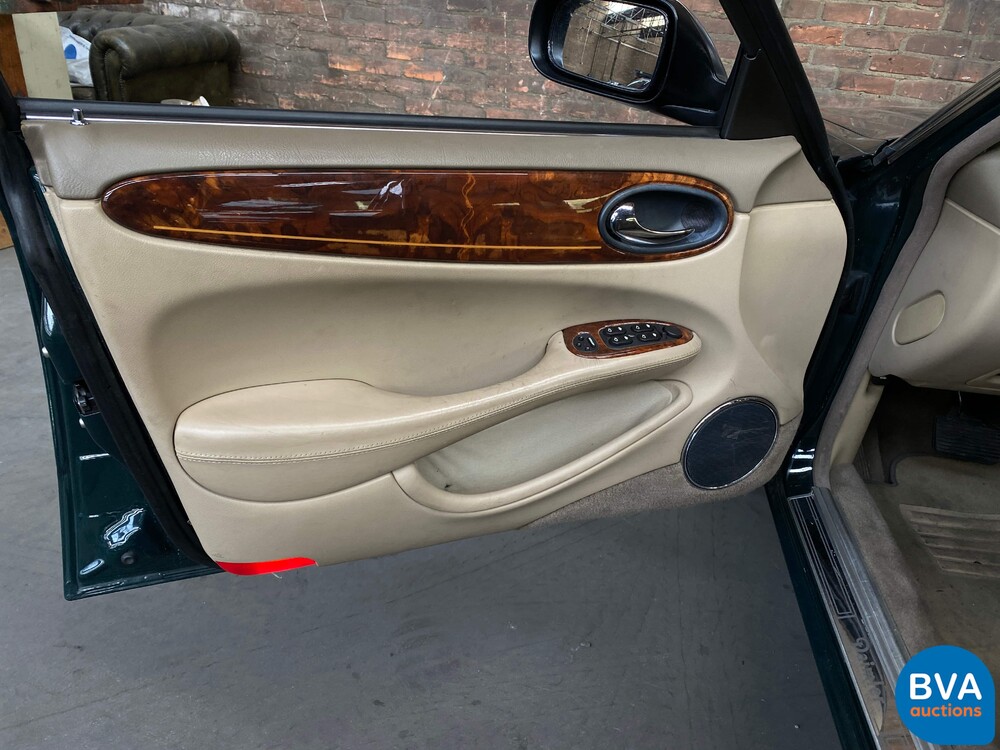 Daimler-Super-V8 4.0 363PS 1998 -Org. NL-, SR-PZ-34.