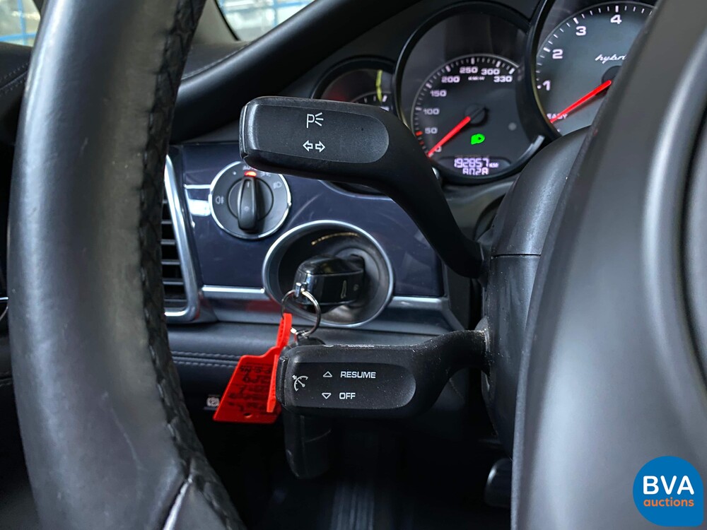 Porsche Panamera3.0 V6 S-Hybrid 3.0 333 PS 2011, 27-ZSP-9.