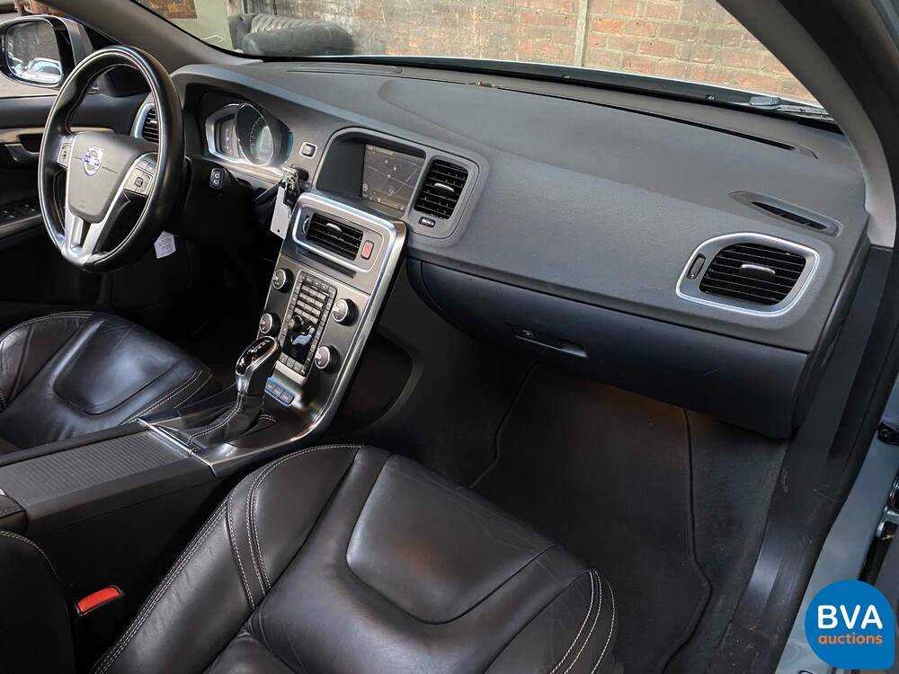 Volvo V60 2.4 D6 AWD Plug-In Hybrid Summum 2013 -Original NL-, 8-SKS-97.