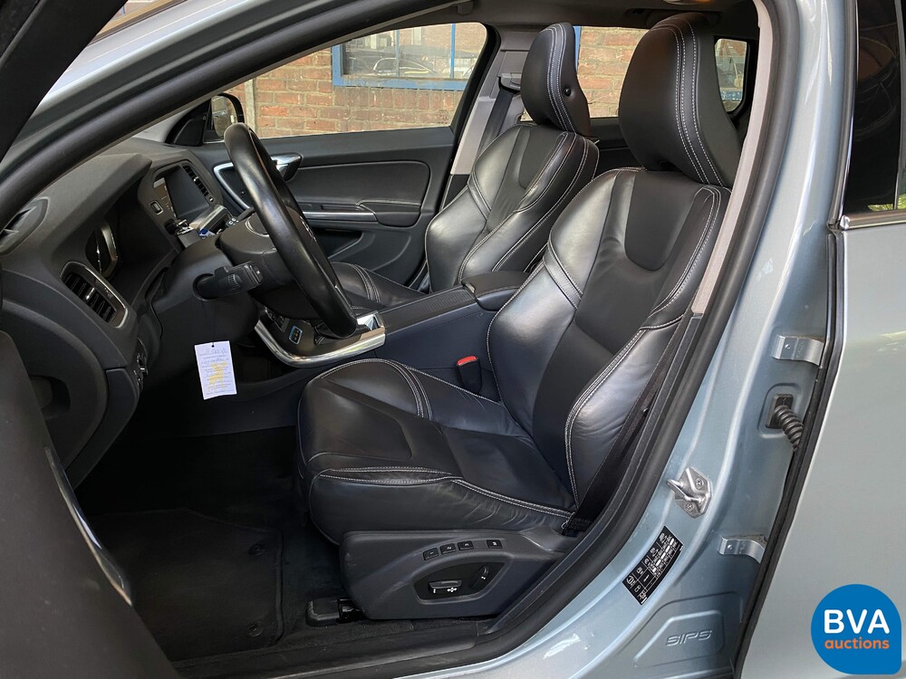 Volvo V60 2.4 D6 AWD Plug-In Hybrid Summum 2013 -Original NL-, 8-SKS-97.