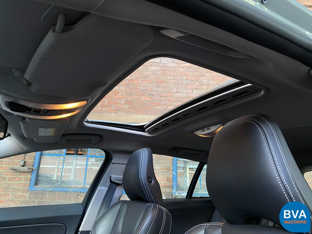 Volvo V60 2.4 D6 AWD Plug-In Hybrid Summum 2013 -Original NL-, 8-SKS-97.