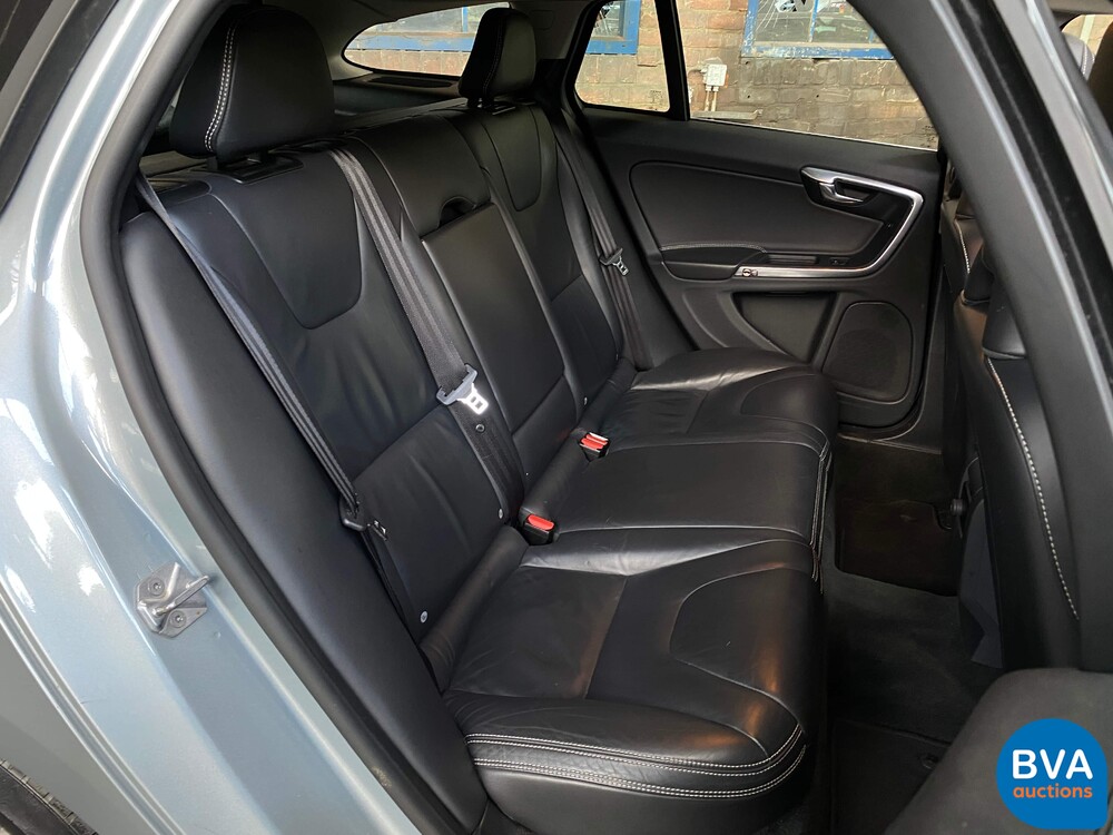 Volvo V60 2.4 D6 AWD Plug-In Hybrid Summum 2013 -Original NL-, 8-SKS-97.