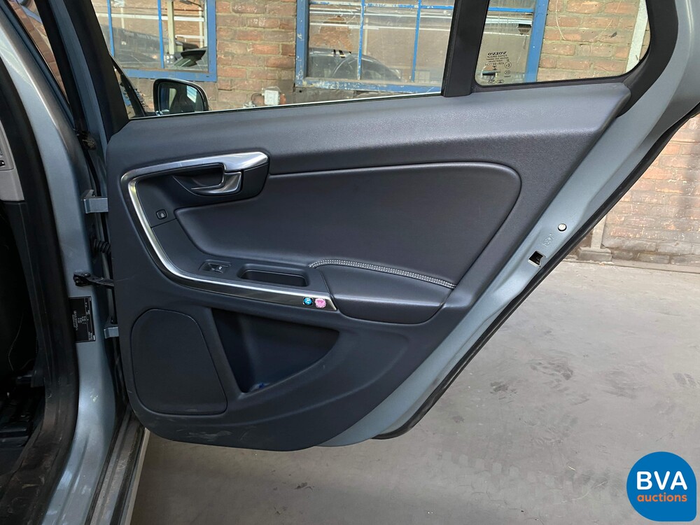 Volvo V60 2.4 D6 AWD Plug-In Hybrid Summum 2013 -Original NL-, 8-SKS-97.